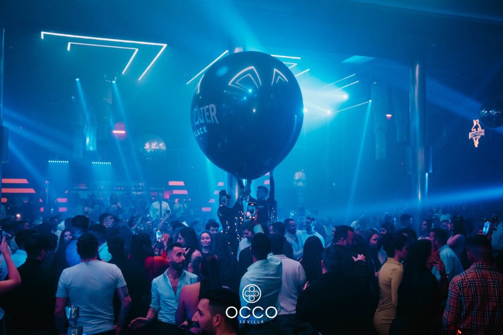 Ambiente discoteca OCCO Sevilla