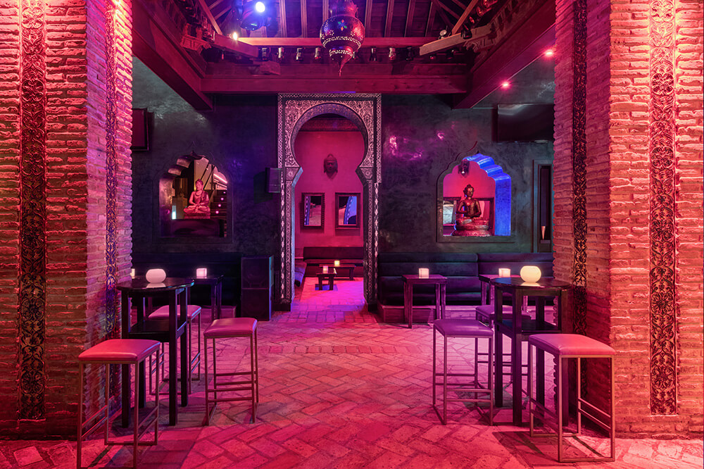 Ambiente de fiesta en Uthopia Sevilla